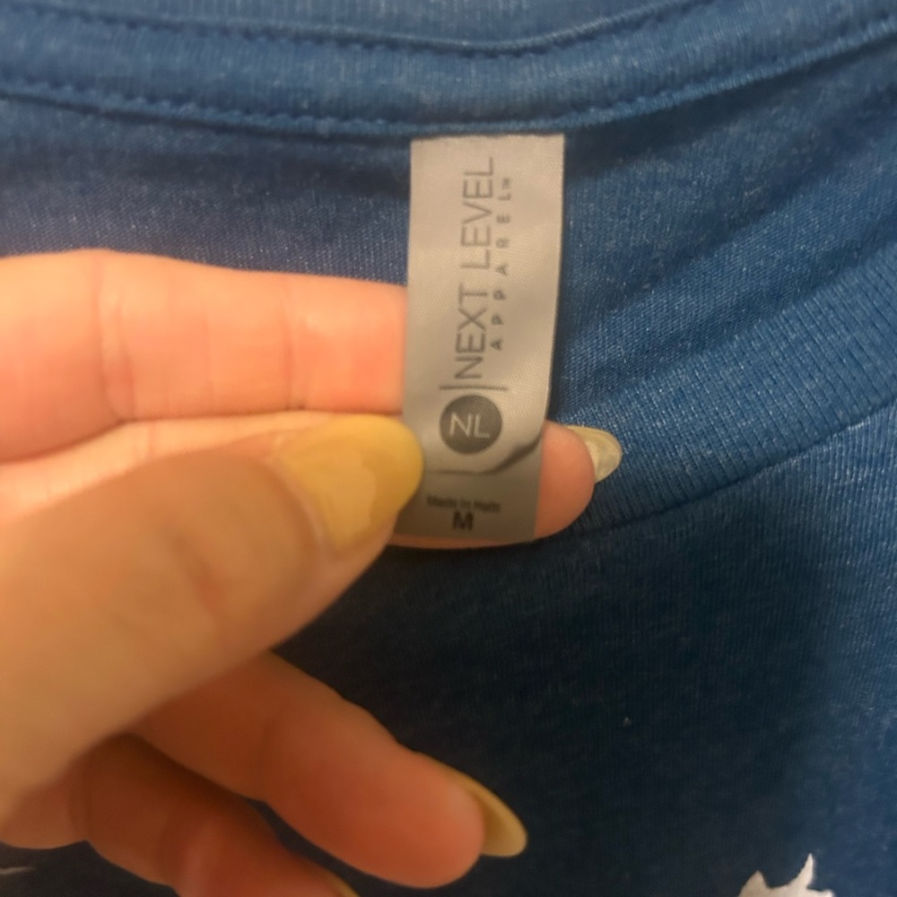 Teeshirt - Picture 2 of 2